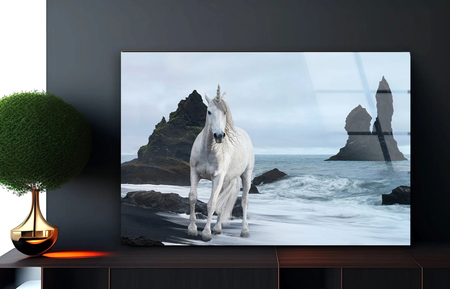 Einhorn an mystischem Strand