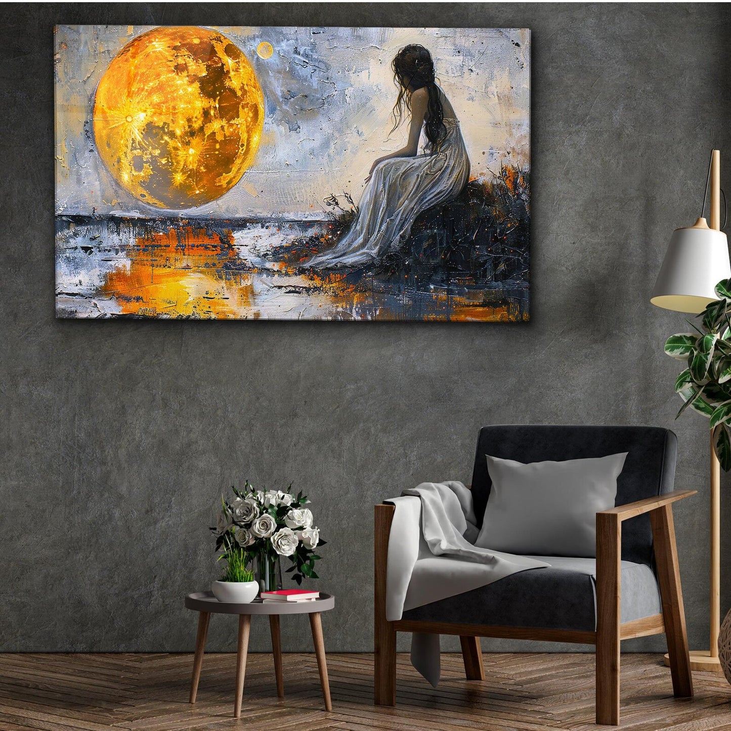 Frau und gelber Mond