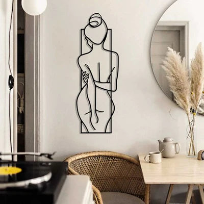 Lady In The Mirror Wandkunst aus Metall